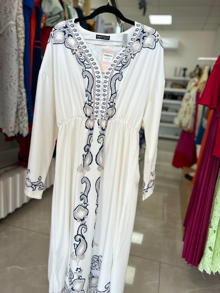 Vestido blanco con diseno en azul SHEIN Talla XL