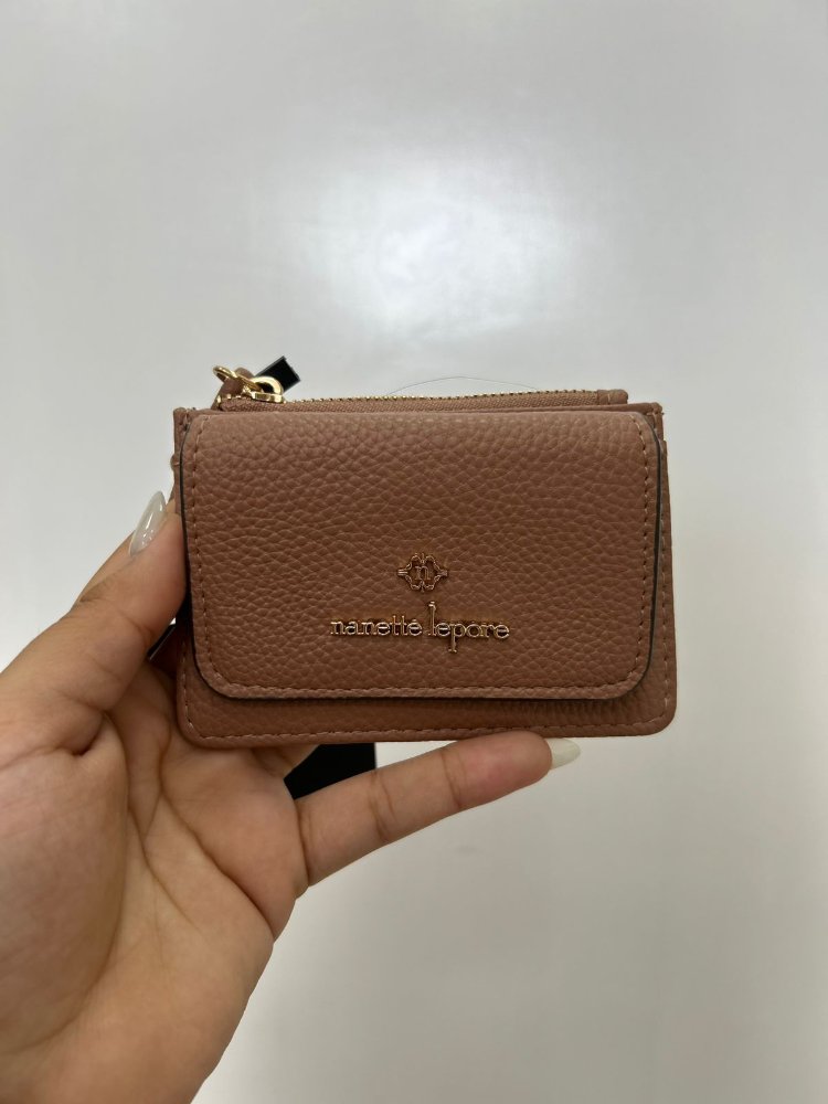 Monedero pequeno beige detalle dorado NANETTE LEPORE