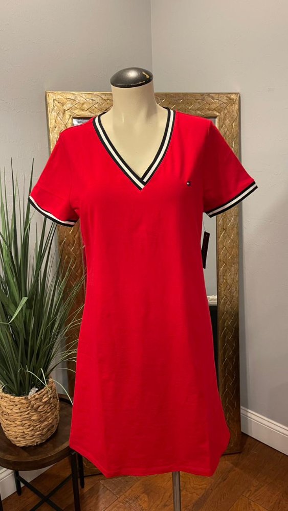 Vestido corto tipo camisa larga detalle cuello negro y blancoTOMMY H TverdeMLRojoM