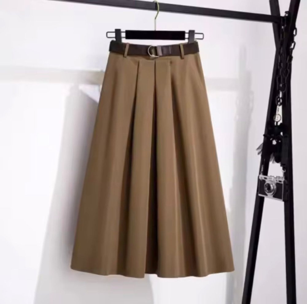 Falda cafe detalle de faja Talla M