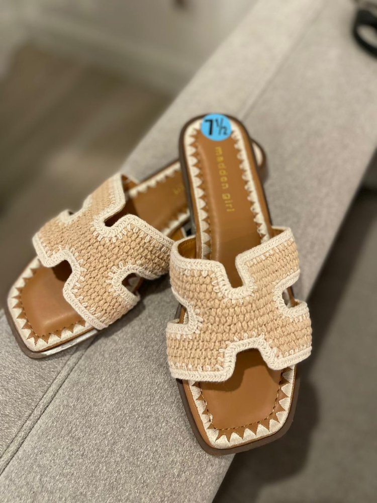 Sandalia duper hermes  beige crochet MADDEN GIRL Talla 7.5
