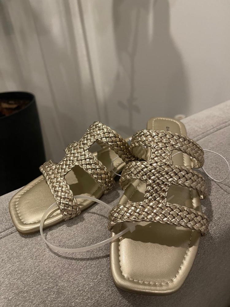 Sandalian dorada detalle trenzado BANDOLINO Talla 7