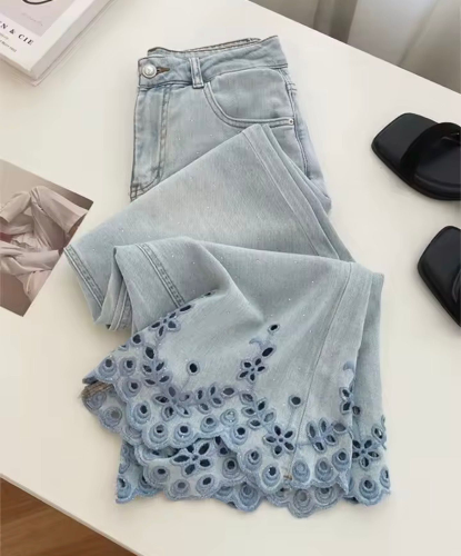 Pantalon denim detalle flores bordadas SMLXL