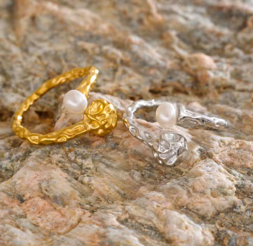 Anillo ajustable de perla y metal DP