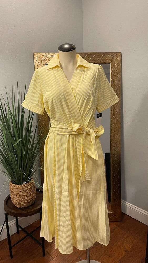 Vestido midi amarillo rayas blancas detalle amarrar TAHARI T8,12