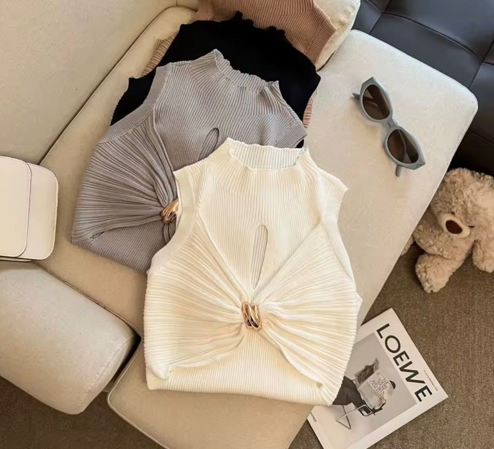 Blusa sin mangas detalle dorado en el busto 3 colores