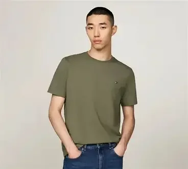 Camiseta Básica Tommy Hilfiger verde olivo