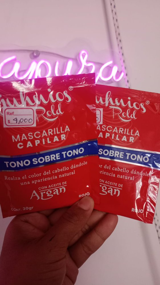 MASCARILLA ROJO TONO SOBRE TONO