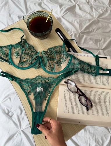 Set EVELYN