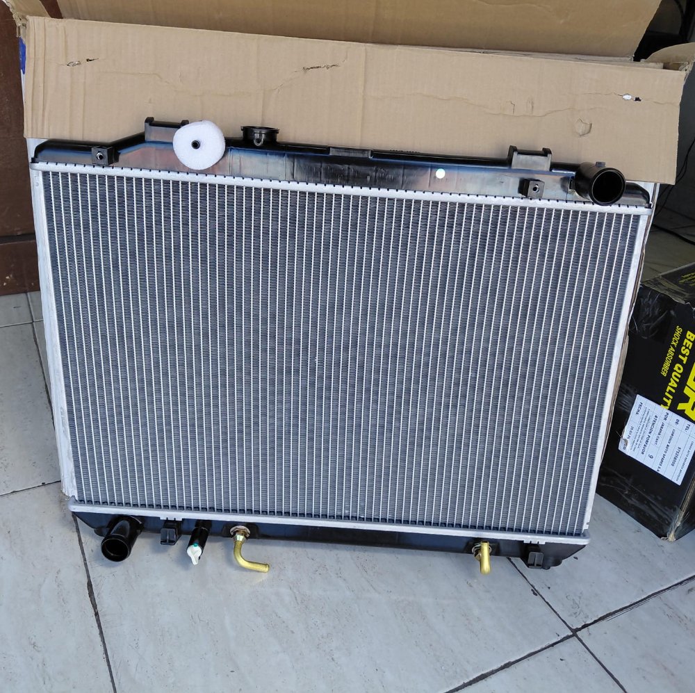 RADIADOR L200 MB890955