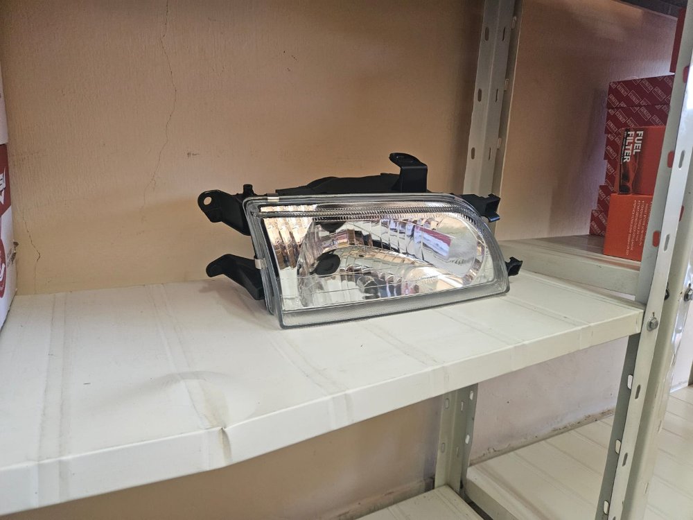 FARO RH DEL TERCEL
