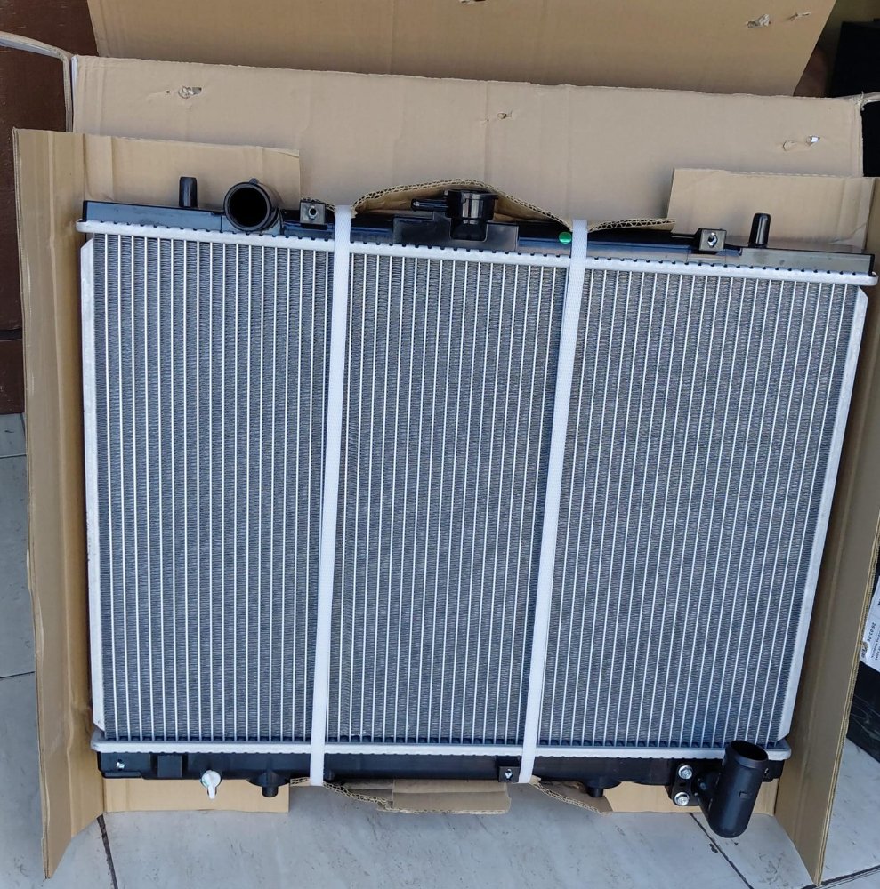 RADIADOR 4D56 MR281023