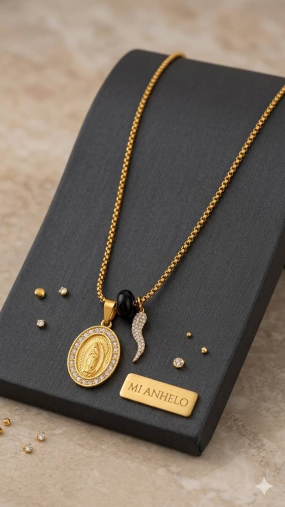 Collar virgen de guadalupe y cuerno con circones