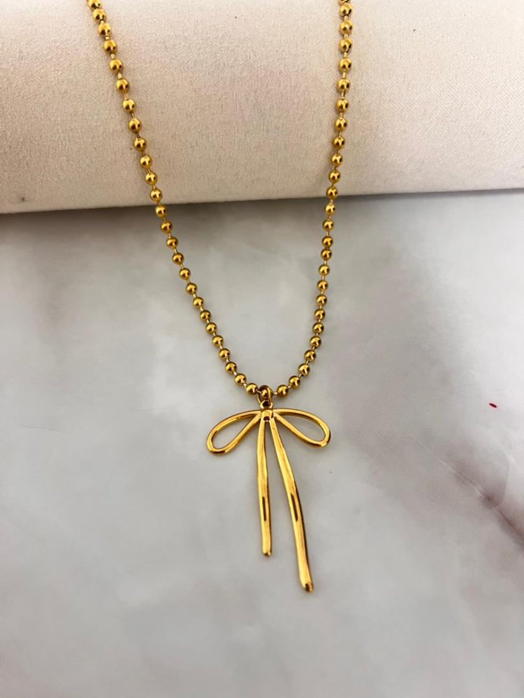 Collar con dije de lazo