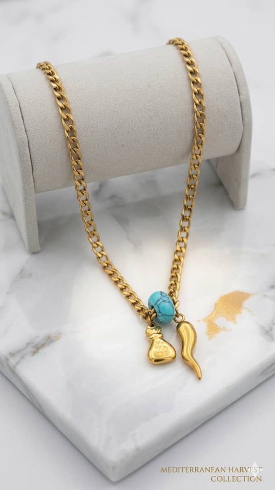Collar dolar y cuerno