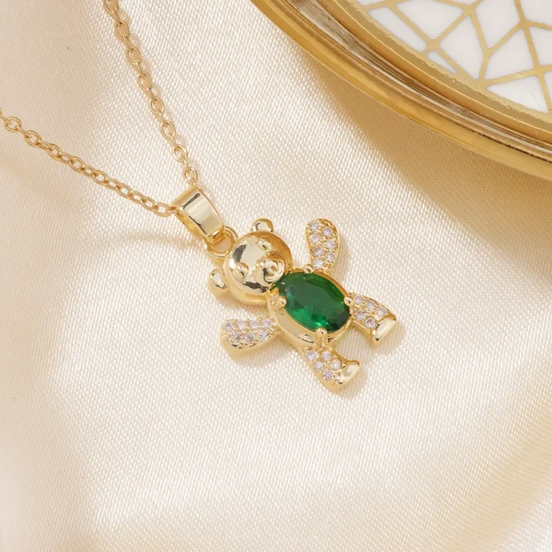 Collar de oso con circon verde
