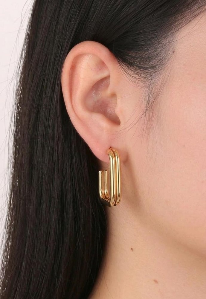 Aretes en forma de U doble dorado