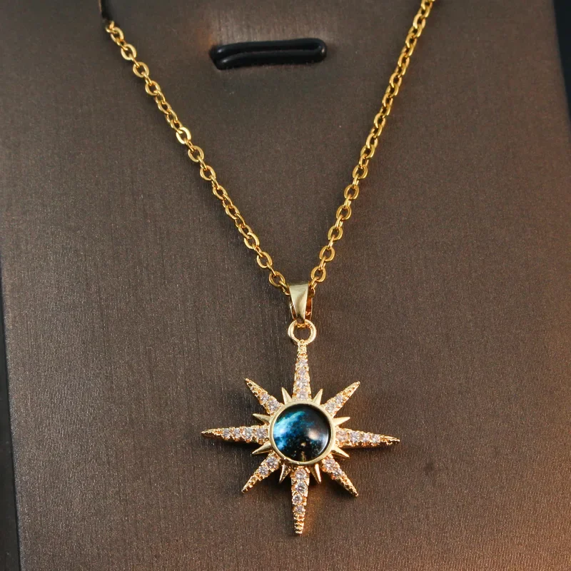 Collar de estrella con circones pequeños