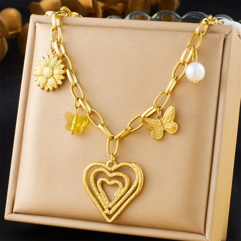 Collar con variedad de dijes