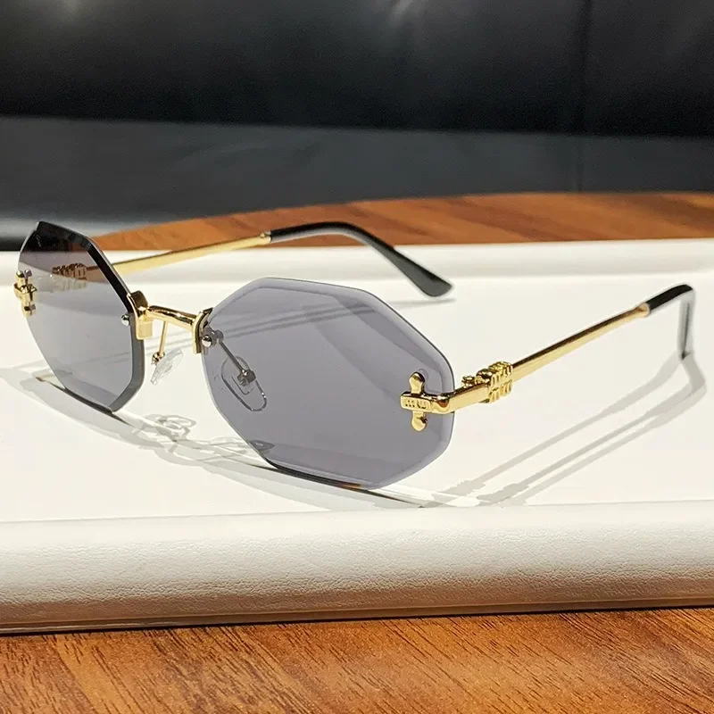 lentes casuales oscuros