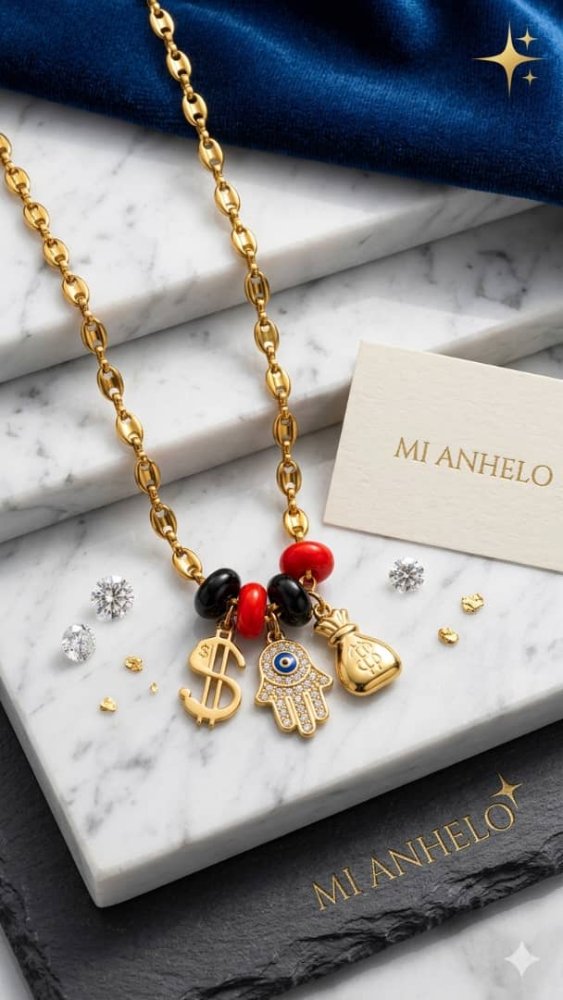 Collar con dijes de dolar y mano de fatima