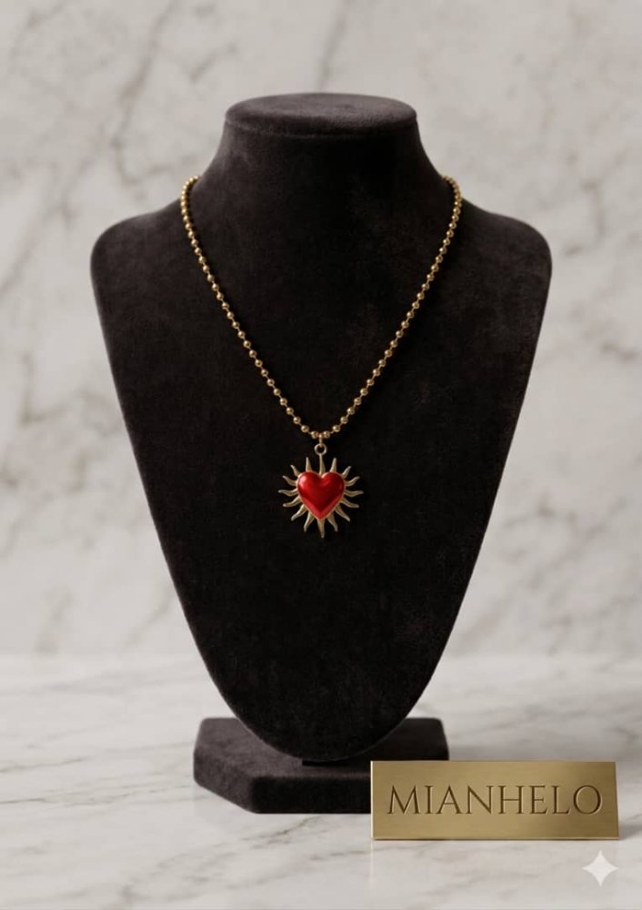 Collar corazon rojo punteagudo