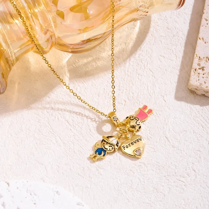 Collar con dijes de niños