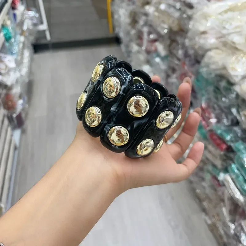 Pulsera en resina negra