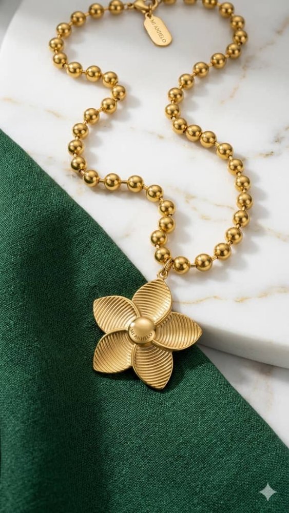 Collar de flor acanalada
