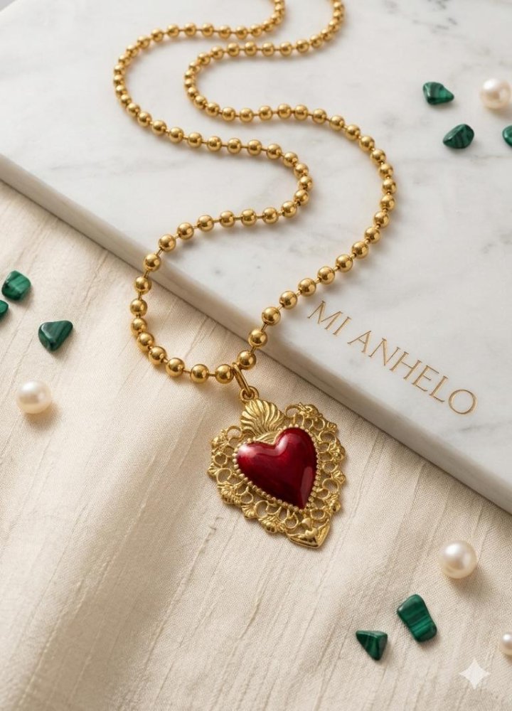 Collar de corazon rojo