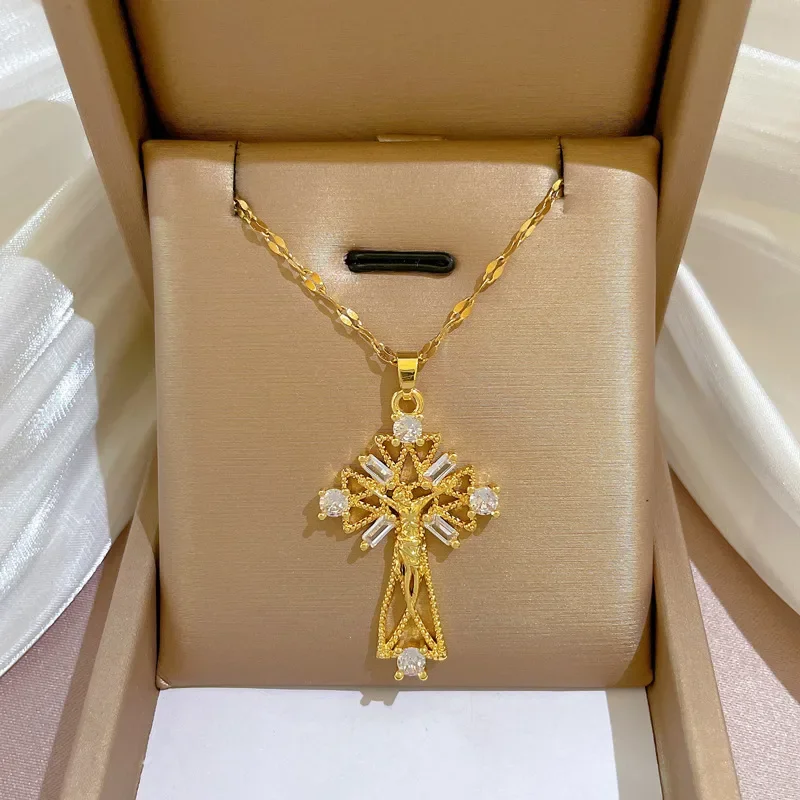 Collar de cruz con circones