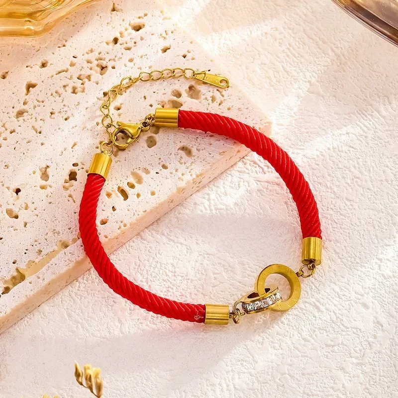 Pulsera cordon rojo entrelazado circular