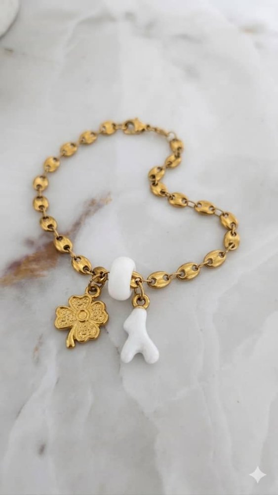 Pulsera de trebol y rama blanca