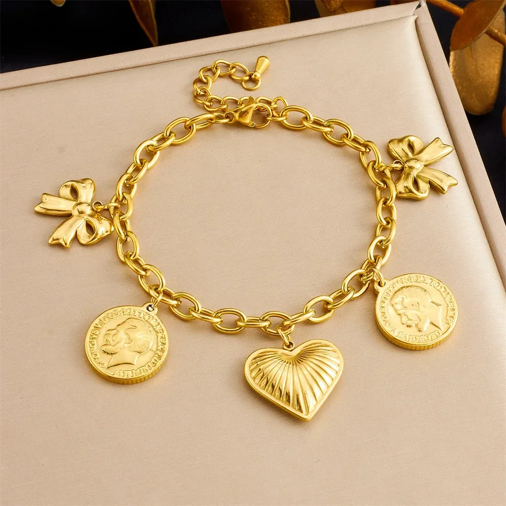 pulsera multi dije de moneda con corazon
