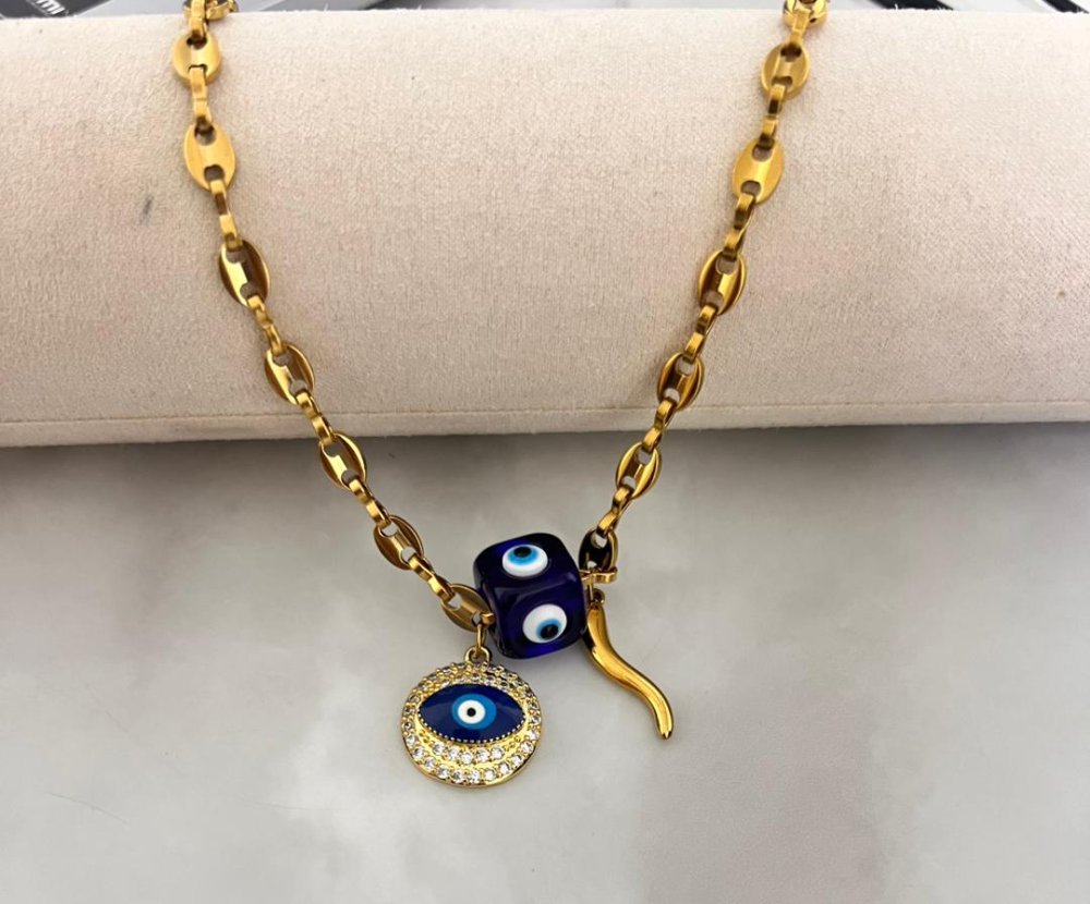 Collar Gucci con dijes de ojo turco y cuerno