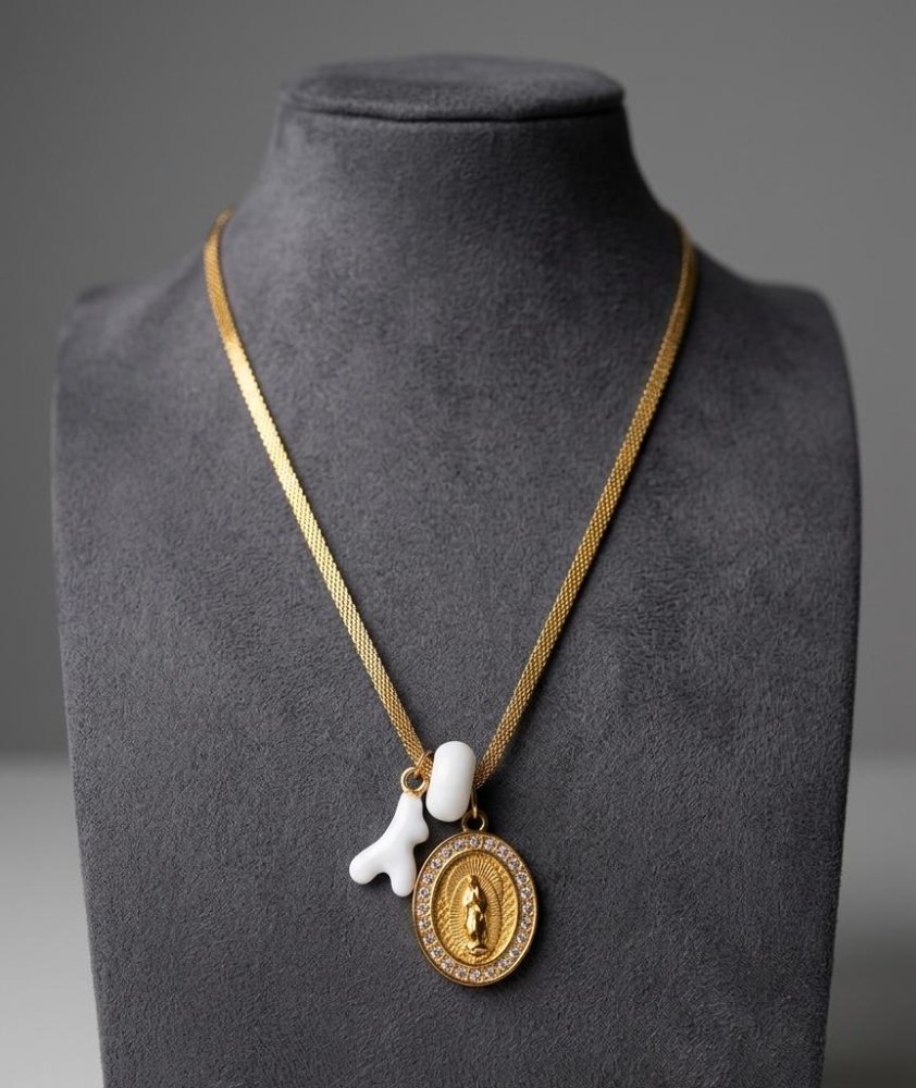 Collar virgen de guadalupe con circones