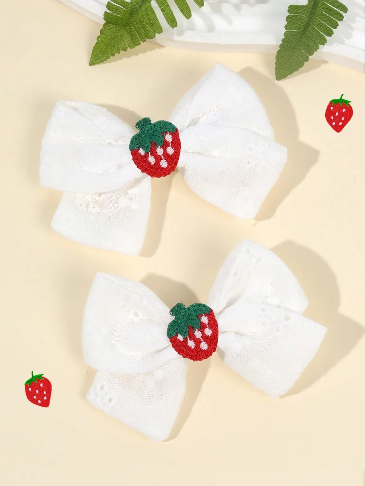 Par de Lazos Blancos Detalles de Fresas