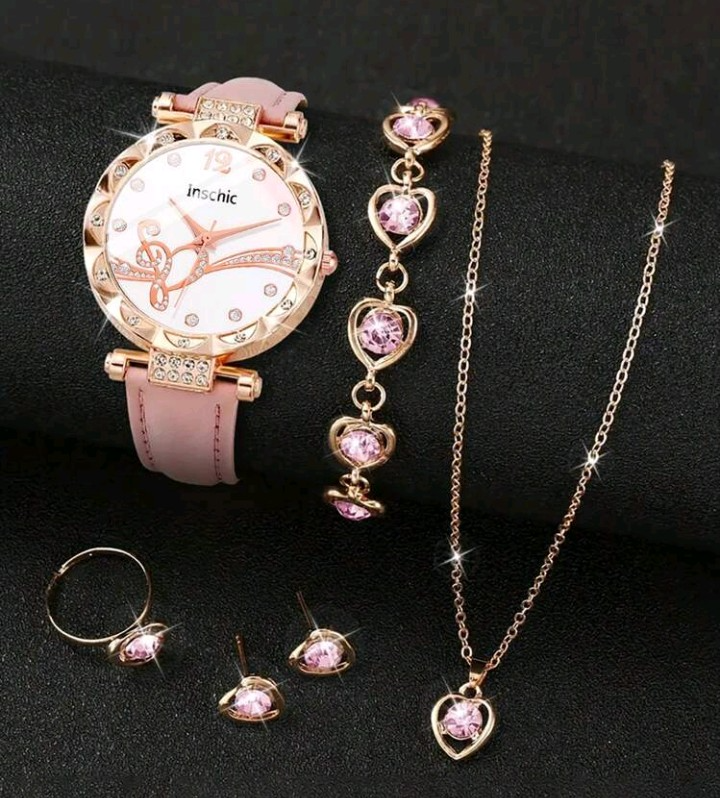 Set 6 Pzas Accesorios (Reloj, pulsera, topitos, cadena, anillo con dije de corazon rosa)