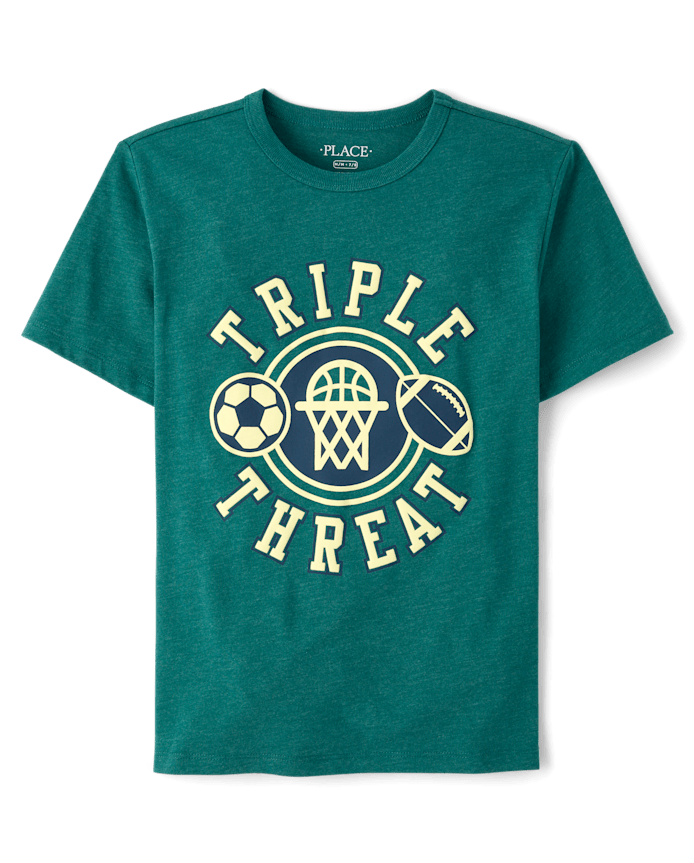 Franela verde deportiva con figura TRIPLE THREAT 7/8T