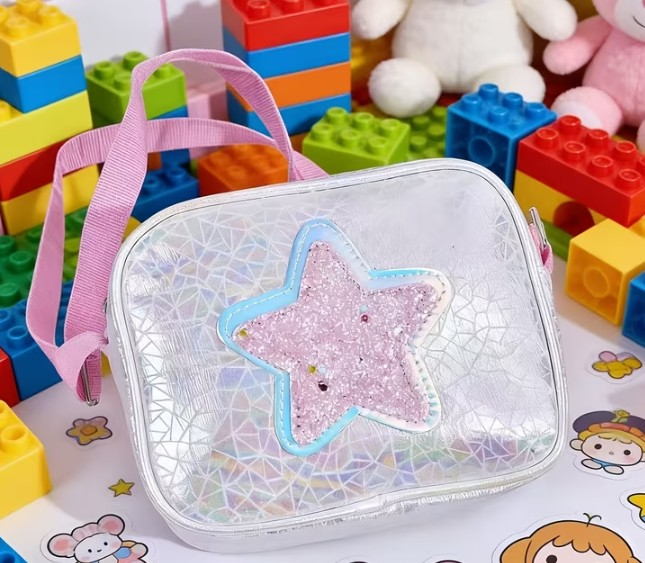 Bolso plateado con figura de estrella