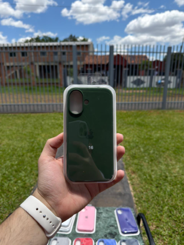 Case Iphone 16 Silicona Color Verde