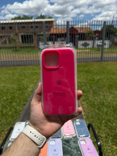 Case Iphone 16 Pro Max Silicona Color Fucsia