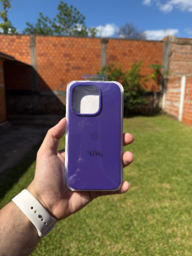 Case Iphone 14 Pro Silicona Color Purpura