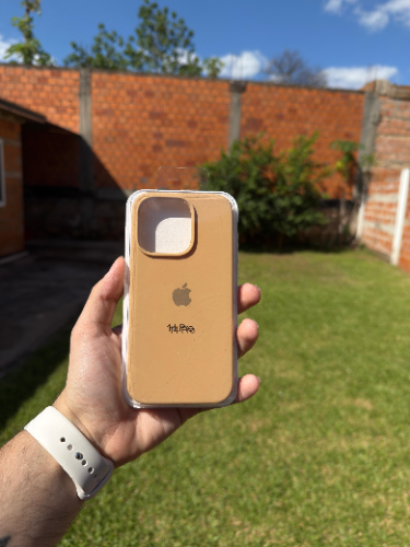 Case Iphone 14 Pro Silicona Color Mostaza