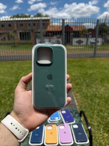 Case Iphone 16 Pro Silicona Color Verde Esmeralda Oscuro