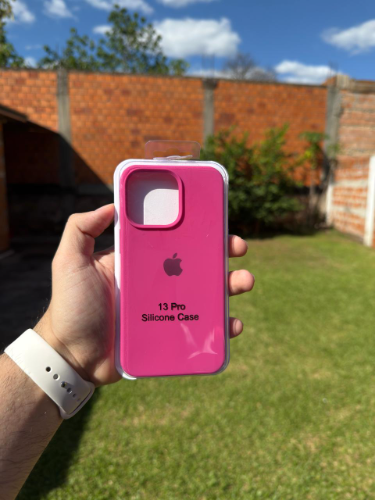 Case Iphone 13 Pro Silicona Color Fucsia