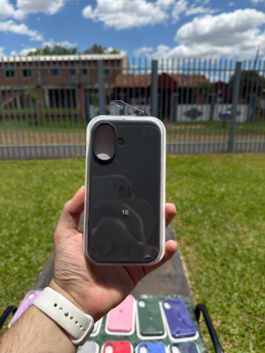Case Iphone 16 Silicona Color Gris Oscuro