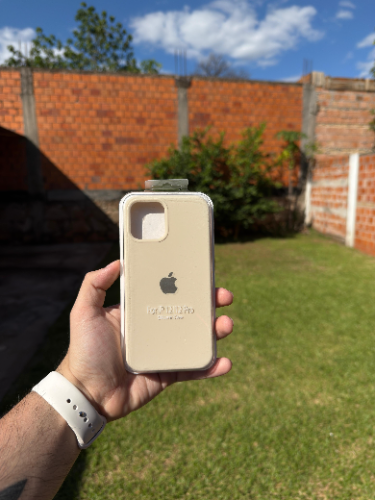 Case Iphone 12/12 Pro Silicona Color Beige