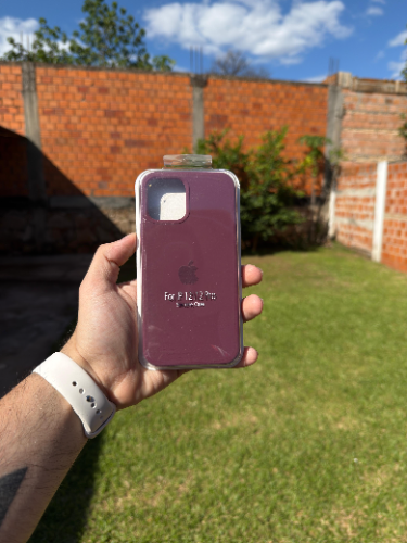 Case Iphone 12/12 Pro Silicona Color Vino