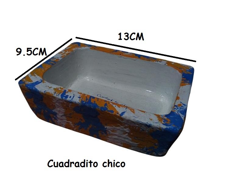 cuadradito chico Comedero de cemento 13x9.5cm